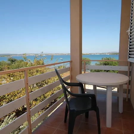 Double 8377c ゲストハウス 3*